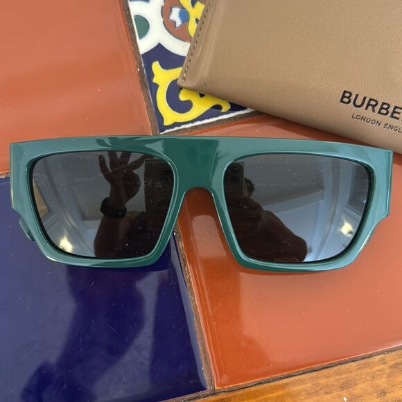 Burberry MICAH Sunglasses in green - Picture 3 of 4